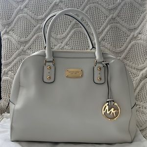 Handbag Michael Kors Mercer medium Saffiano Leather Cream Bag, Pre-Owned,